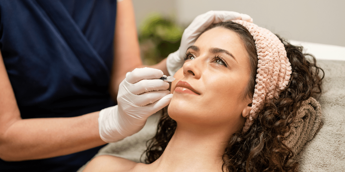 Lady getting lip fillers